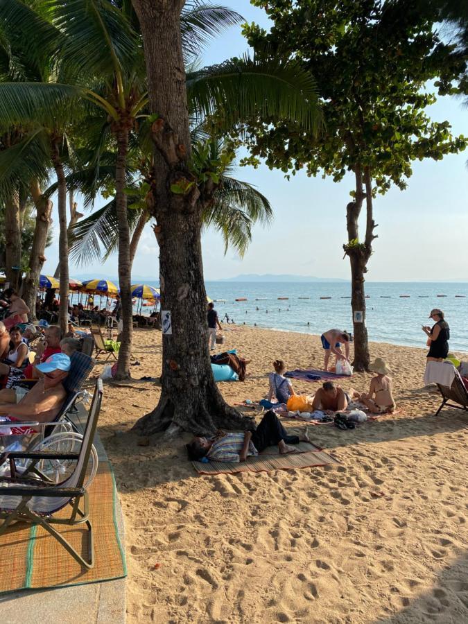 Jomtien Beach Hostel & Guesthouse Eksteriør billede